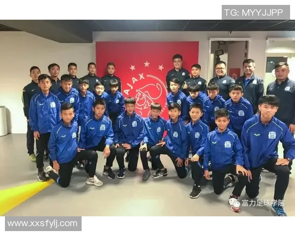 卡塔尔王子热情接见国际足球明星共话足球未来与合作发展