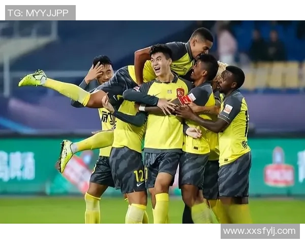 南京足球队战术解析：聚焦球队风格与比赛策略的深度探讨