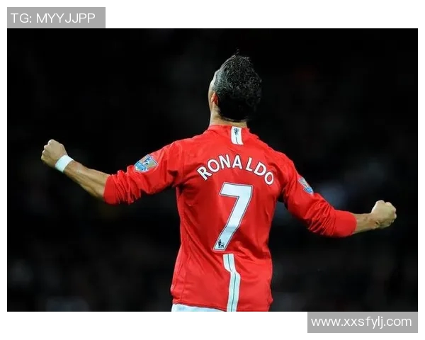 尽享足球明星魅力尽在手机壁纸应用中体验激情与荣耀